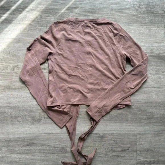 Lululemon Time to Restore Long Sleeve Antique Bark Mauve Wrap Tie Top Crew
Sz4 - Picture 4 of 5